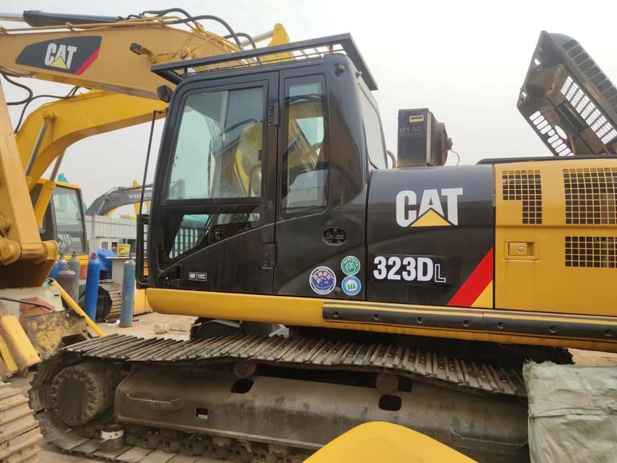 Excavatrice Caterpillar 323 d'occasion à vendre