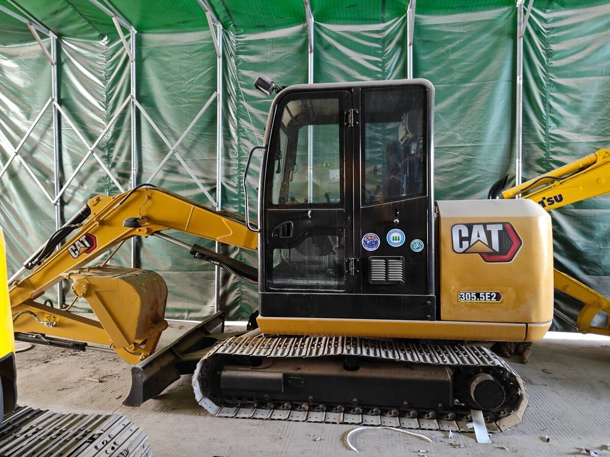 Excavadora Cat 305.5 usada a la venta