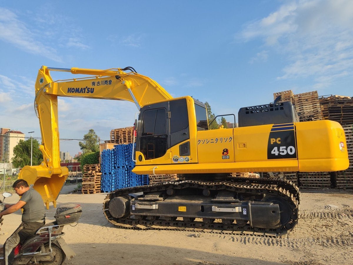 Excavadora Komatsu 450 usada a la venta