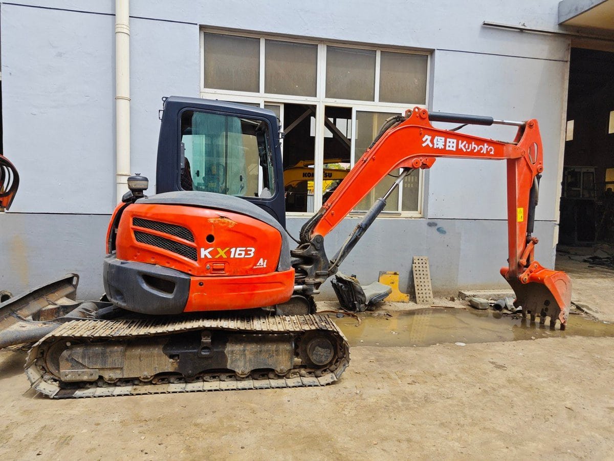 Second-Hand Excavator Kubota KX163